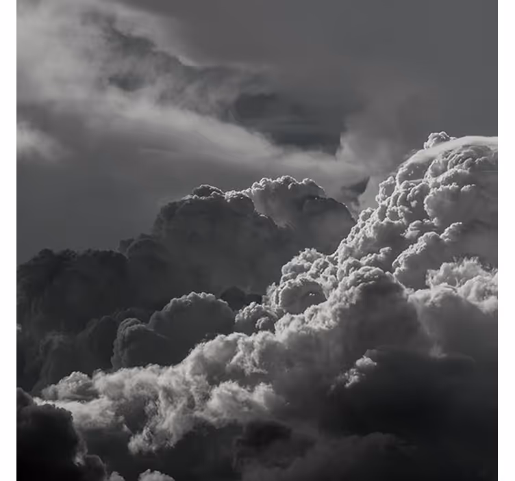 Rollo fenster wohnzimmer himmel schwarz-weiß mit wolken - TenStickers