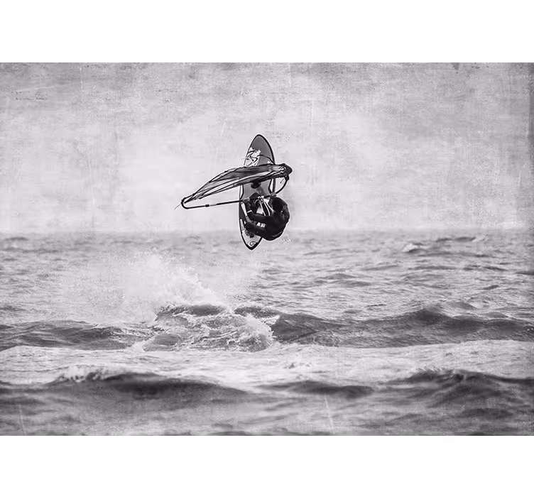 Fototapete grau windsurfen in schwarz und weiß - TenStickers
