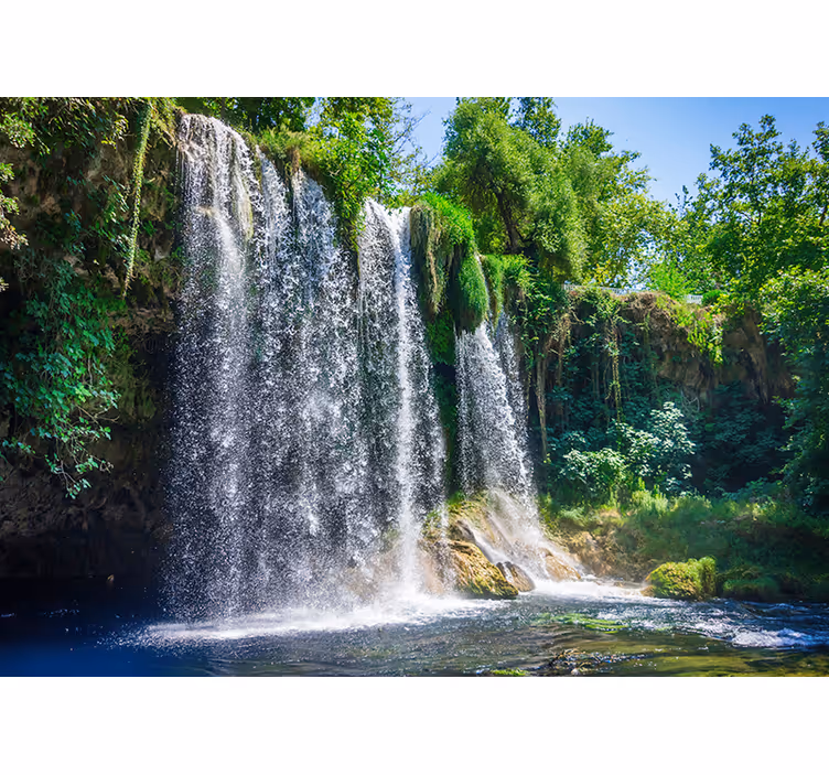 Idyllischer Wasserfall Fototapete - TenStickers