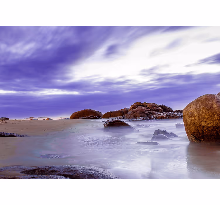 Fototapete berge landschaft am felsigen strand - TenStickers