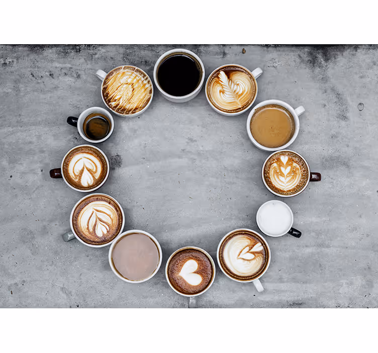 Wand Fototapete Verschiedene kaffeetassen im kreis - TenStickers