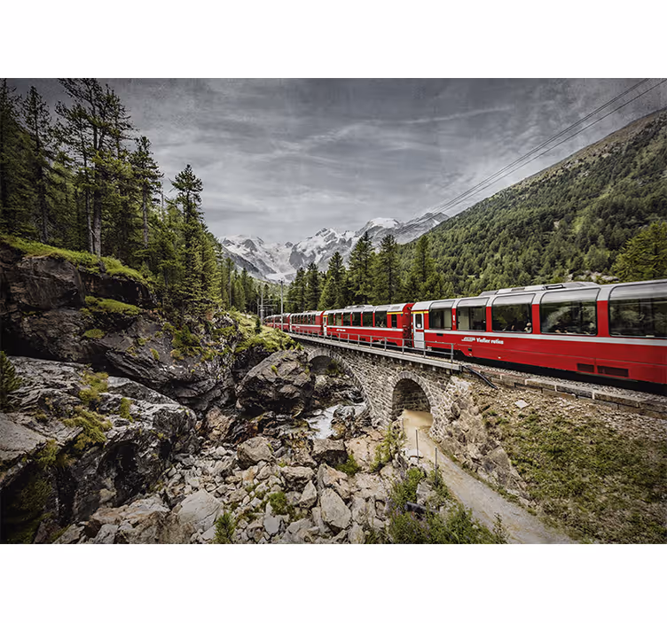 Fototapete städte mit bergbahnreise - TenStickers