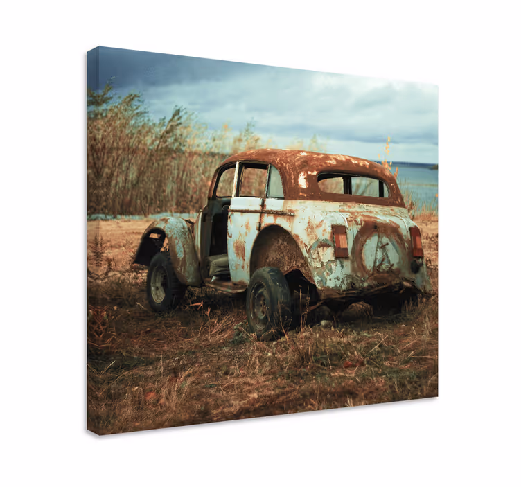 Wandbilder Vintage Altes schmutziges auto auf den feldern - TenStickers