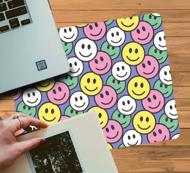 Mauspad originell Bunte pastell-smiley-gesichter - TenStickers