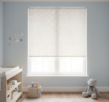Rollo fenster kinderzimmer mit buntem streudekor - TenStickers