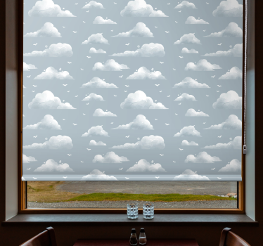 Rollo fenster wolken mit flauschigem grauen muster - TenStickers