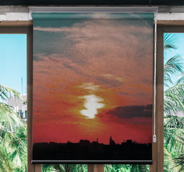 Rollo Fenster Wolken sonnenuntergang über der stadt - TenStickers