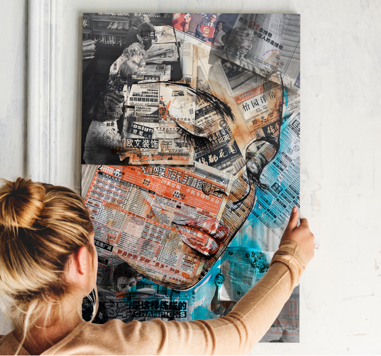 Kunst auf Leinwand Frauengesicht auf zeitungen - TenStickers