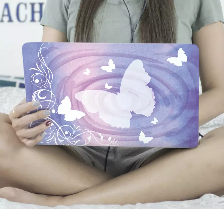 Schmetterling mit hellen Flügeln Laptop Aufkleber - TenStickers