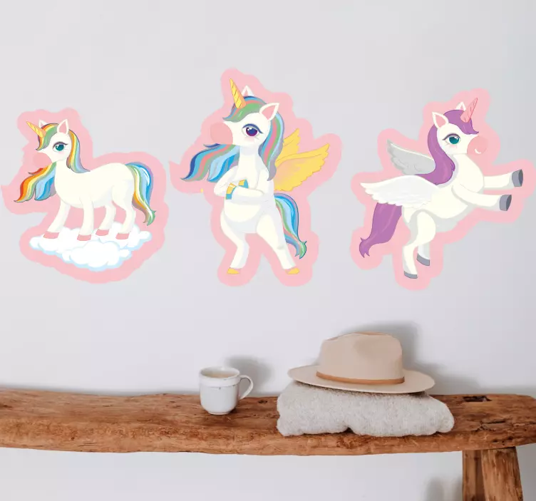 Wandtattoo Kinderzimmer verspieltes einhorn-trio - TenStickers