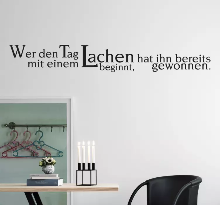 Wandtattoo Wer den Tag mit einem Lachen beginnt - TenStickers