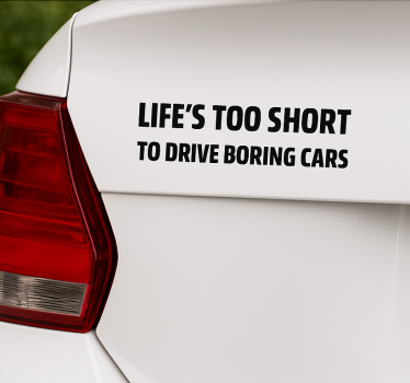 Autoaufkleber fahr nicht mit langweiligen autos - TenStickers