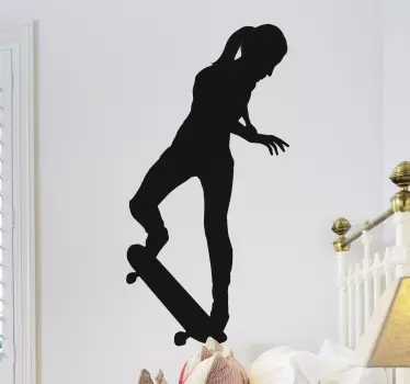 Silhouette Mädchen Skateboard Wandtattoo - TenStickers