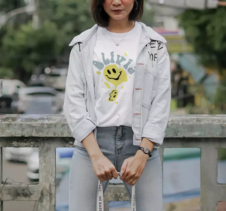 T-Shirt mit Namen glücklicher gelber smiley - TenStickers