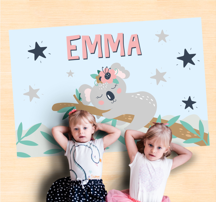 Vinylteppich Baby Süßer koala für mädchen mit Namen - TenStickers