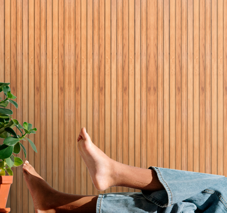 Tapete Holzoptik Vertikale teakholzlatten im holzstil - TenStickers